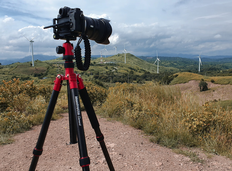 A Beginner Photographer’s Guide to Choosing the Right Tripod for Your Camera